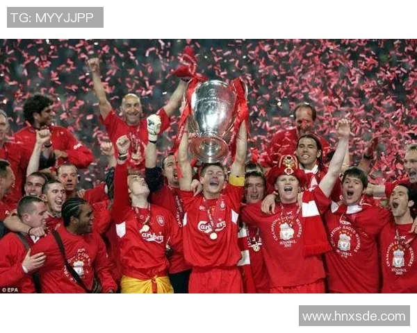 揭晓足球明星红色奖杯背后的传奇故事与荣耀时刻